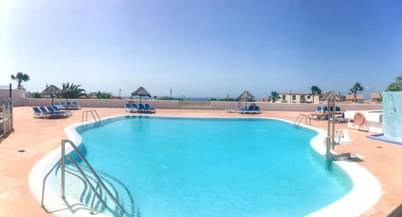 Cosy Flat Near Golf Club - Heated Pool, Terrace, Garden, Wi-Fi Apartment San Miguel de Abona Spain